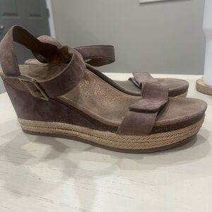 Aetrex Sydney Espadrille Sandals in Deep Taupe